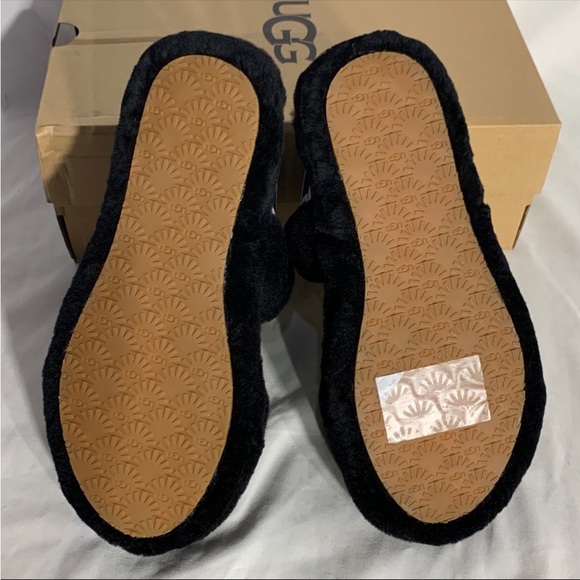 UGG AUSTRALIA Fluff Yeah Oh Yeah Slides Black White New With Box Womans - Picture 3 of 6